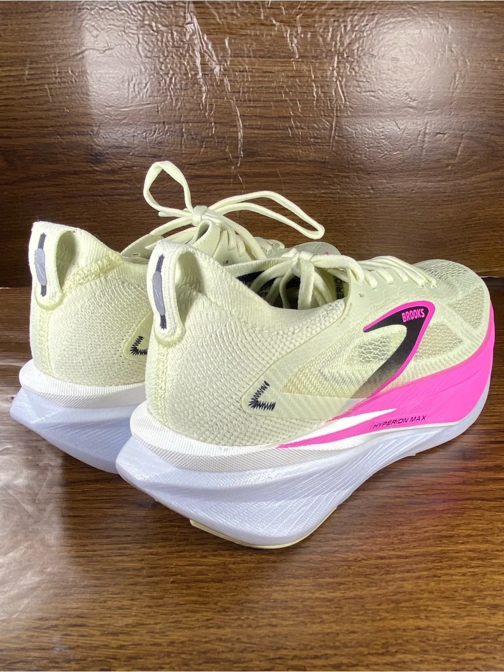 Brooks Hyperion Max 3 women’s shoe size 9